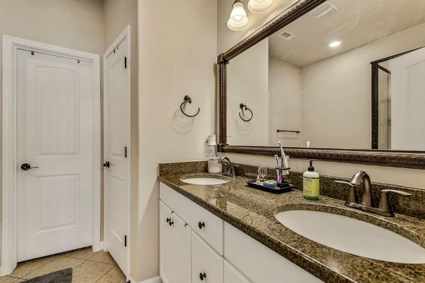 Bathroom, Dual Sink Vanities, Interior, Recessed Lighting