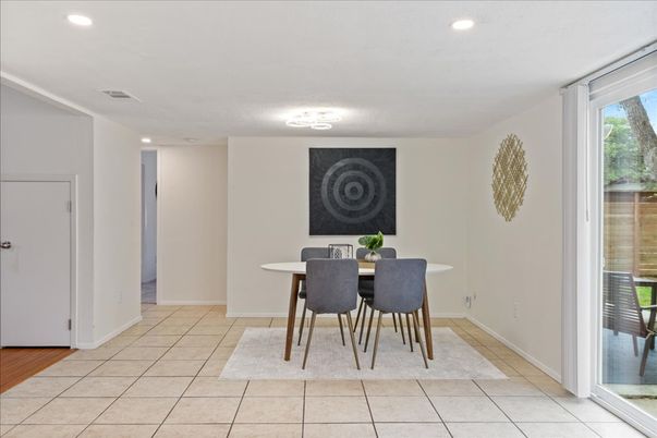 Dining room, Interior, Recessed Lighting