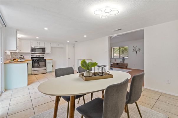 Dining room, Interior, Kitchen, Recessed Lighting, Stainless Steel Appliances