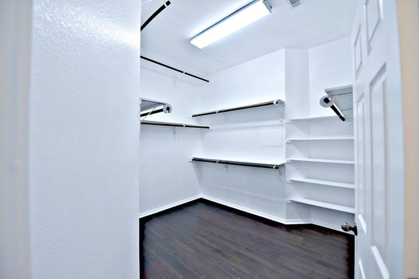 Interior, Walk-in Closets, Wood Texture Flooring