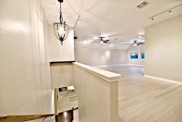 Interior, Pendant Lights, Recessed Lighting, Wood Texture Flooring