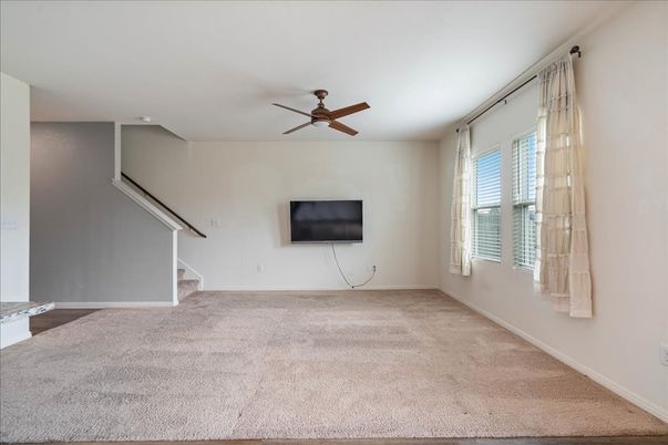 Empty room, Interior