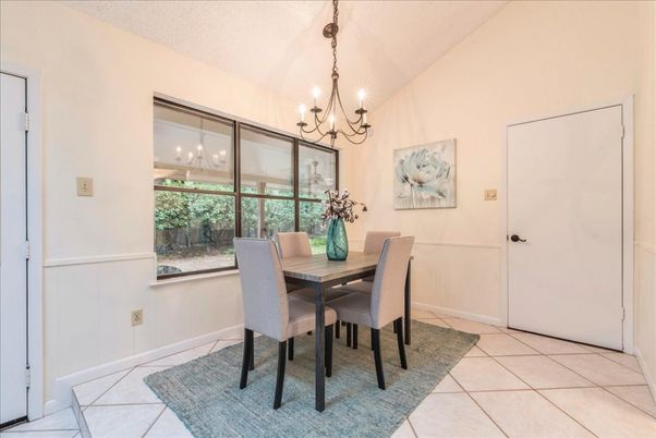 Chandelier, Dining room, Interior