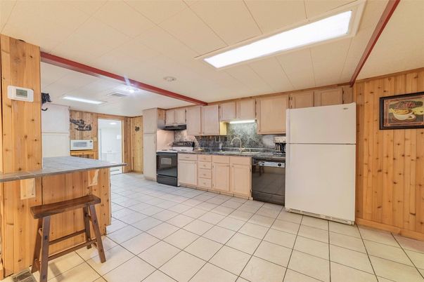 Interior, Kitchen, Recessed Lighting, Wooden Walls