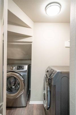 Interior, Washer, Wood Texture Flooring