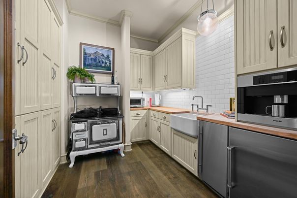 Interior, Kitchen, Pendant Lights, Wood Texture Flooring