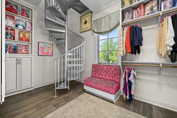 Interior, Walk-in Closets, Wood Texture Flooring