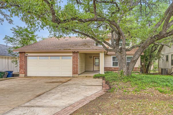 Attached, Exterior, Facade, Brick Facade, Ranch