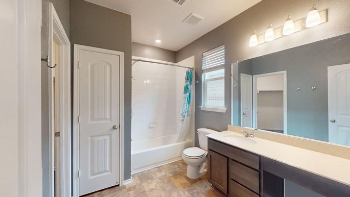 Bathroom, Interior, Recessed Lighting