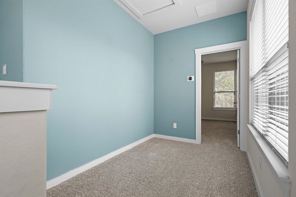 Empty room, Interior, Pendant Lights