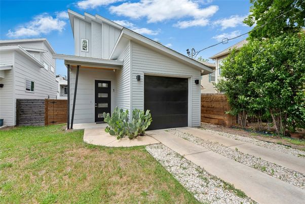 Detached Garage, Exterior