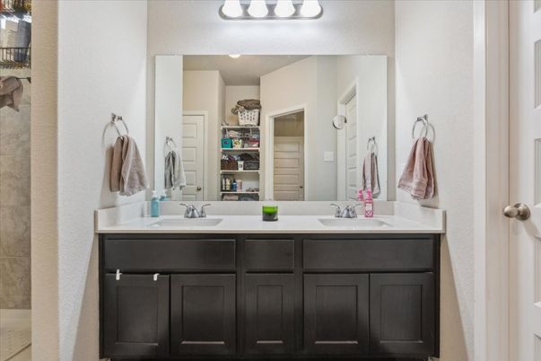 Bathroom, Dual Sink Vanities, Interior