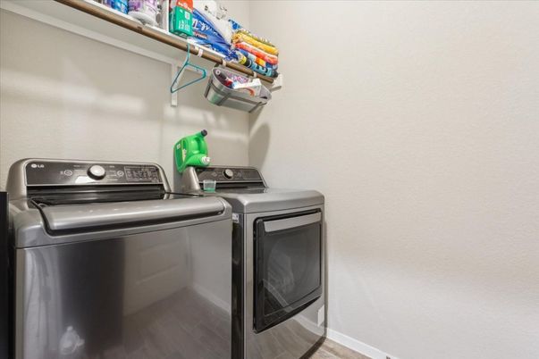 Interior, Washer, Wood Texture Flooring