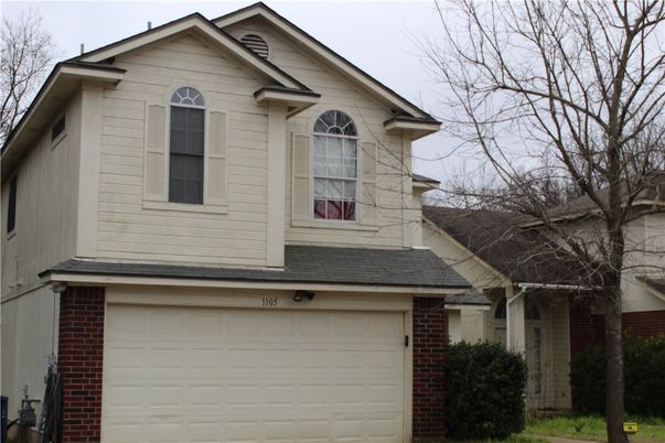 Attached, Exterior, Facade, Brick Facade, American Craftsman