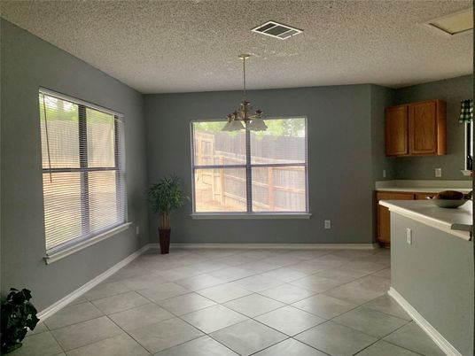Empty room, Interior, Pendant Lights