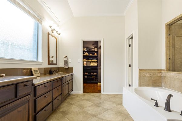 Bathroom, Dual Sink Vanities, Interior, Walk-in Closets