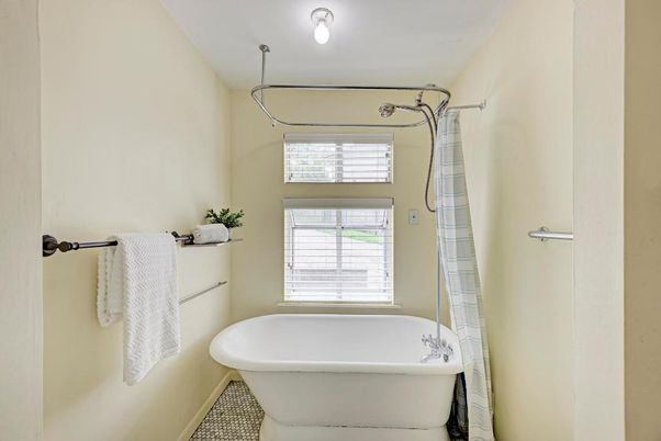 Bathroom, Free Standing Baths, Interior