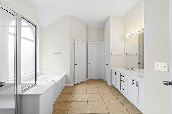 Bathroom, Dual Sink Vanities, Interior