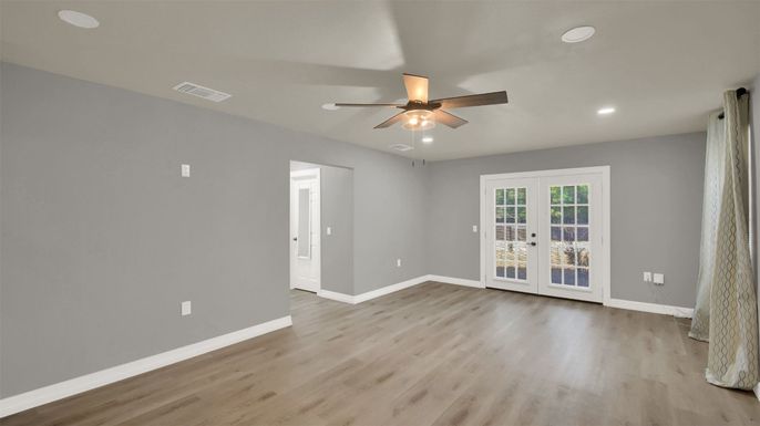 Empty room, Interior, Recessed Lighting, Wood Texture Flooring