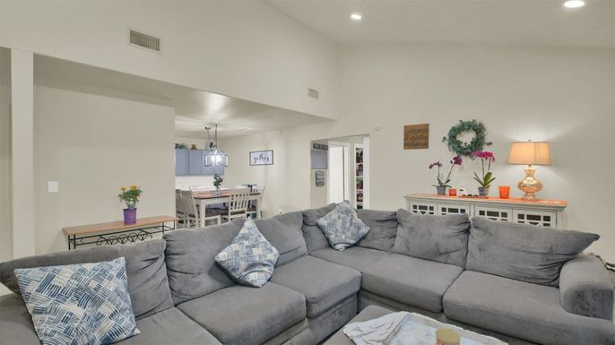 Dining room, Interior, Living room, Pendant Lights, Recessed Lighting