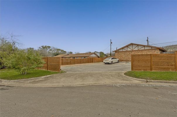 Detached Garage, Exterior