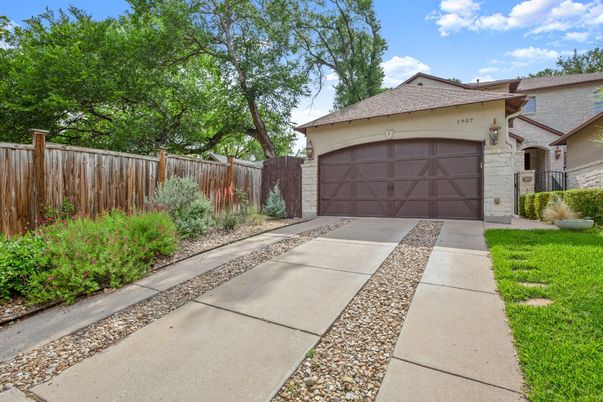 Detached Garage, Exterior
