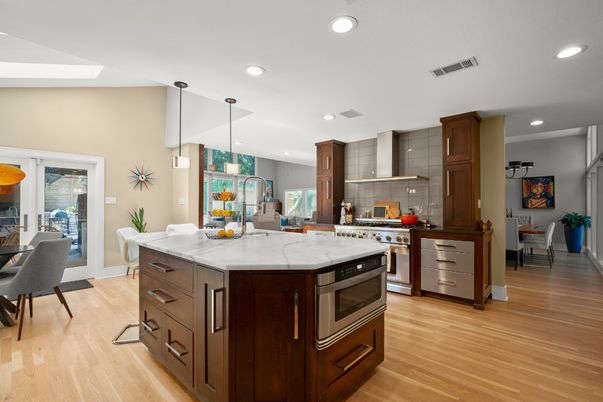 Dining room, Interior, Kitchen, Pendant Lights, Recessed Lighting, Stainless Steel Appliances, Wood Texture Flooring