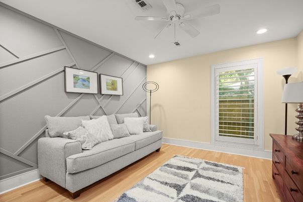 Interior, Living room, Recessed Lighting, Wood Texture Flooring