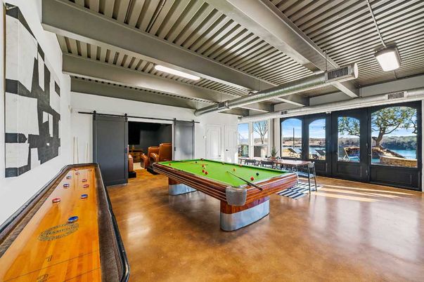 Billiard Table, Game Room, Interior