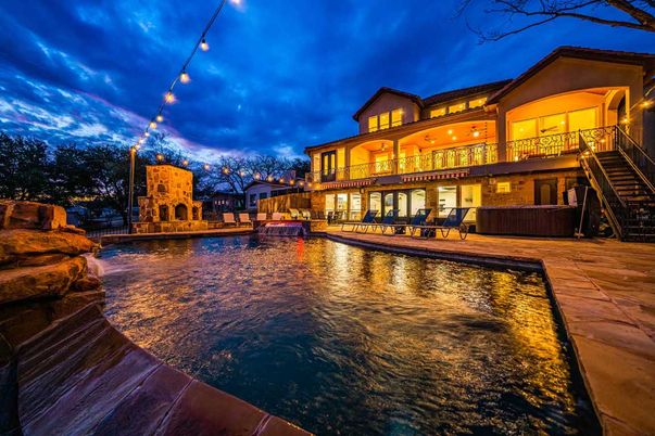 Exterior, Pool
