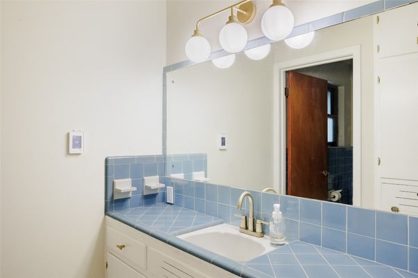 Bathroom, Interior, Tile Countertops