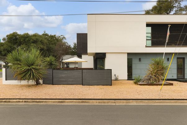 Exterior, Facade, Modern