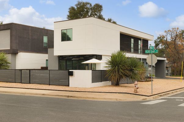Exterior, Facade, Modern