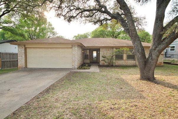 Attached, Backyard, Exterior, Facade, Brick Facade, Ranch