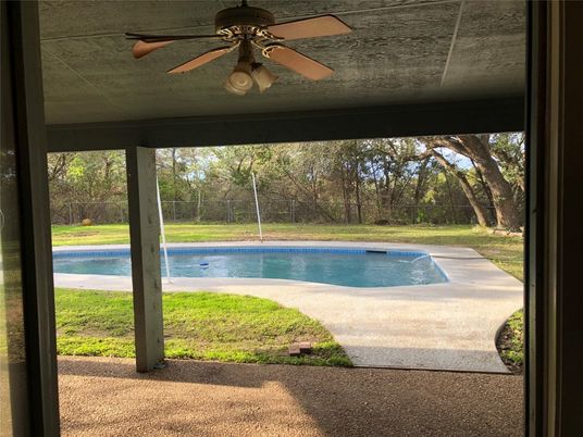 Exterior, Interior, Pool, Sun Room