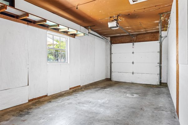 Garage, Interior