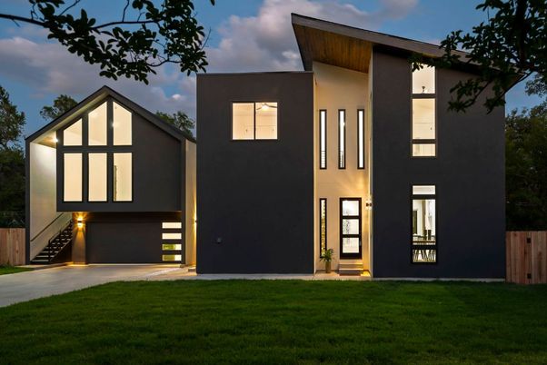 Attached, Backyard, Exterior, Facade, Modern