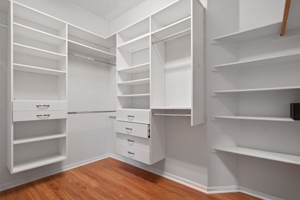 Interior, Walk-in Closets, Wood Texture Flooring