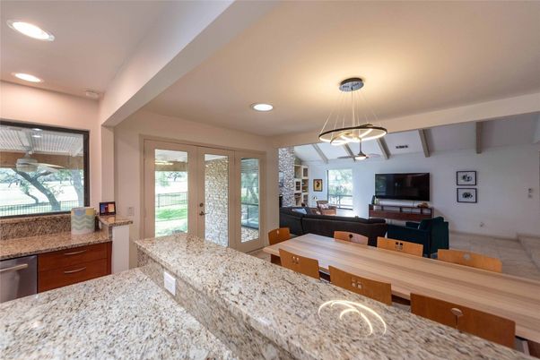 Interior, Living room, Pendant Lights, Recessed Lighting