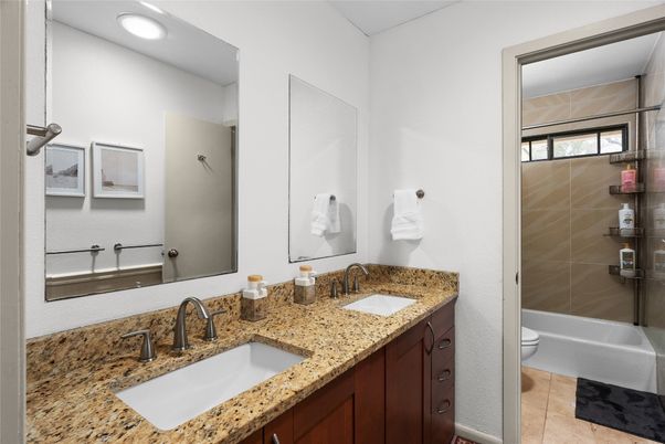 Bathroom, Dual Sink Vanities, Interior, Recessed Lighting