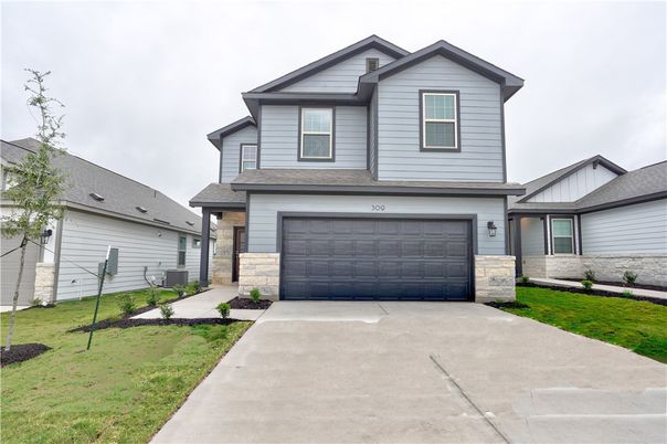 Attached, Exterior, Facade, American Craftsman