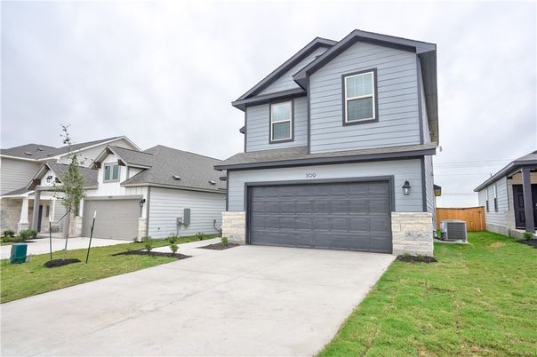 Attached, Exterior, Facade, American Craftsman