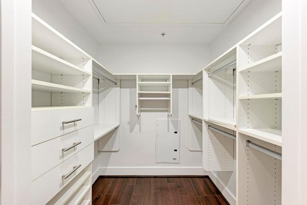 Interior, Walk-in Closets, Wood Texture Flooring