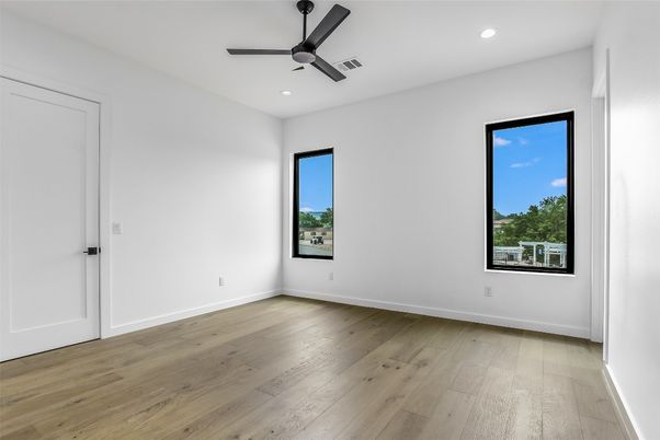 Empty room, Interior, Recessed Lighting, Wood Texture Flooring