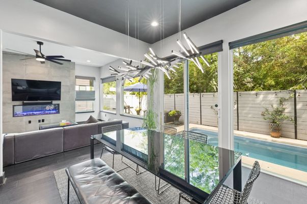 Interior, Living room, Pendant Lights, Pool, Recessed Lighting