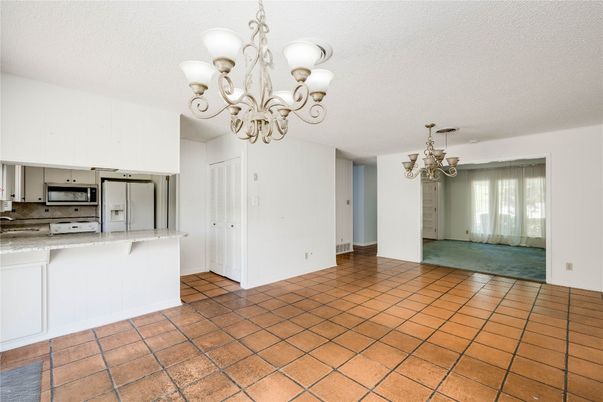 Chandelier, Empty room, Interior, Kitchen, Stainless Steel Appliances
