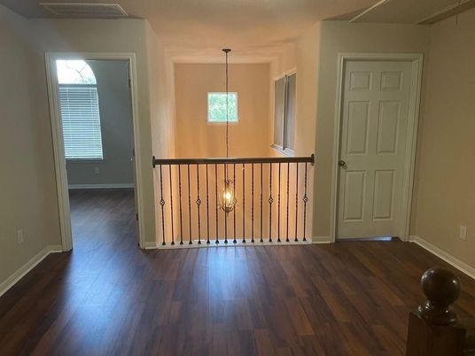 Interior, Pendant Lights, Wood Texture Flooring