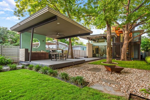 Backyard, Exterior