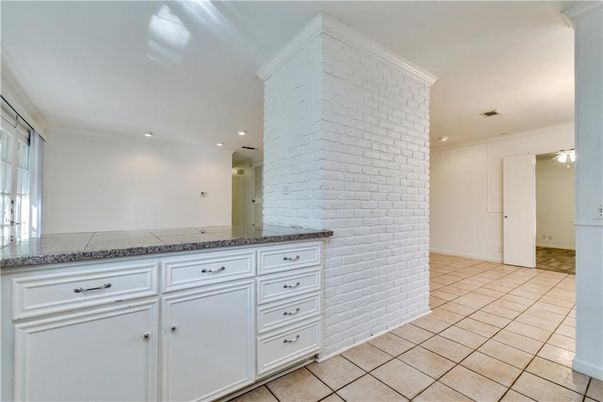 Empty room, Interior, Pendant Lights, Recessed Lighting