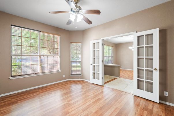 Chandelier, Empty room, Interior, Wood Texture Flooring